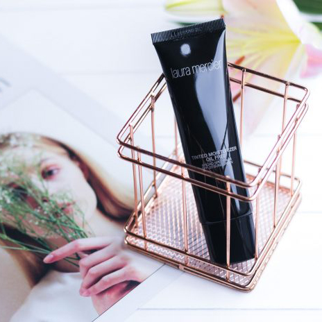 Laura Mercier, Laura Mercier Tinted Moisturizer Oil Free SPF 20, Laura Mercier Tinted Moisturizer Oil Free SPF 20 UVB/UVA 50 ml., Laura Mercier Tinted Moisturizer Oil Free SPF 20 UVB/UVA 50 ml. รีวิว, Laura Mercier Tinted Moisturizer Oil Free SPF 20 UVB/UVA 50 ml. ราคา, Laura Mercier Tinted Moisturizer Oil Free SPF 20 UVB/UVA 50 ml. #1C1 Cameo รองพื้นเนื้อละเอียด บางเบา สูตร Oil Free ช่วยควบคุมความมัน เพื่อผิวสวยสดใสเปล่งประกายแลดูสุขภาพดี, Laura Mercier Tinted Moisturizer Oil Free SPF 20 UVB/UVA 50 ml. #1C1 Cameo