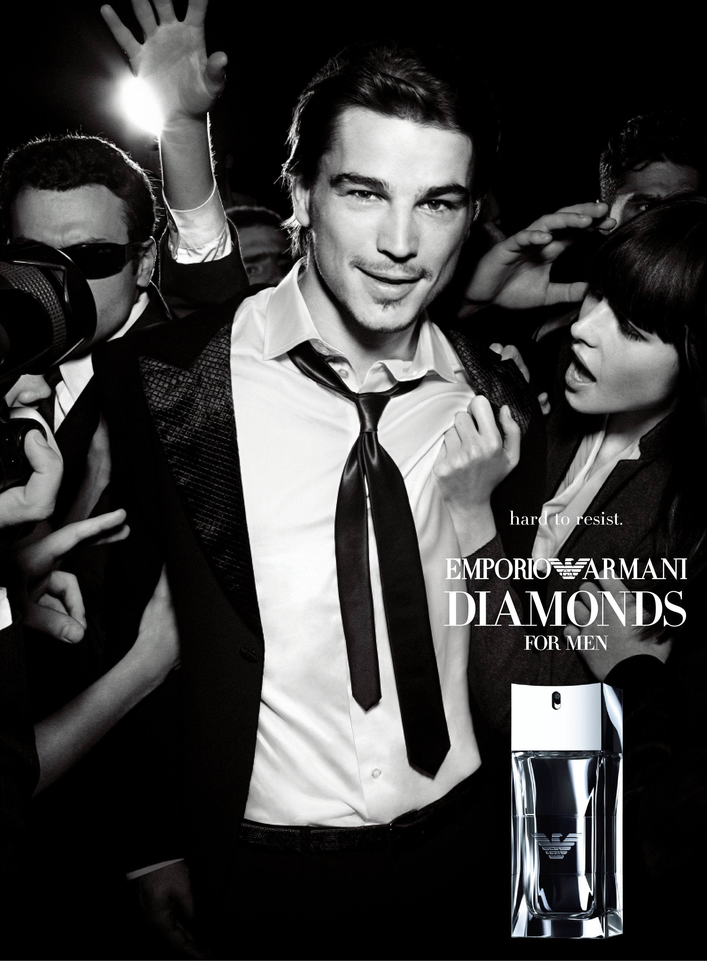 Giorgio Armani Emporio Armani Diamonds For Men EDT Pour Homme 4ml น้ำหอมที่เหมาะสำหรับชายหนุ่มที่ทันสมัย มีเสน่ห์ ดูคล่องแคล้ว ด้วยกลิ่นหอมหวานเซ็กซี่ จากกลิ่นของดอกไม้ ทำให้ใครๆก็อยากเข้าใกล้