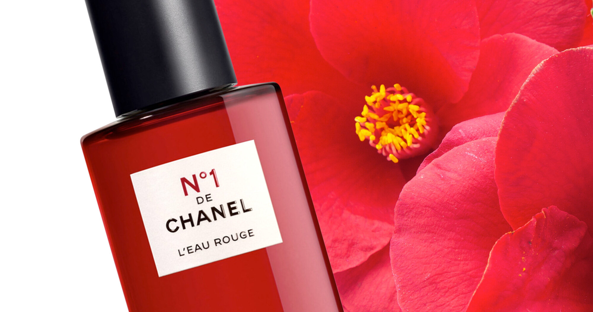 Chanel No.1 De Chanel L'Eau Rouge 100ml (กล่องมีตำหนิ ไม่มีผลต่อการใช้งาน) สเปรย์น้ำหอมที่ให้ความรู้สึกสดชื่นมีชีวิตชีวา จากดอกคามิลเลียสีแดง กลิ่นที่ให้ความสดชื่น เปล่งประกาย ชวนให้รู้สึกกระปรี้กระเปร่า และกลิ่นที่อ่อนโยนและบอบบาง