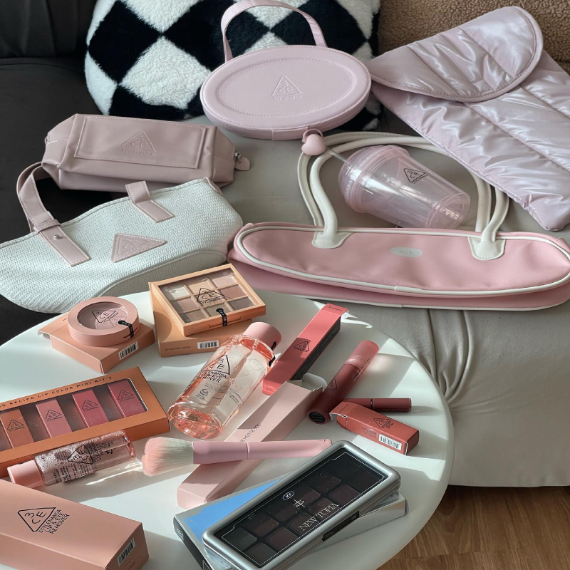 Pink Cosmetic Bag, 3CE,กระเป๋า3CE ,Pink Cosmetic Bag, Pink Makeup Bag,3CE,กระเป๋าเครื่องสำอาง 3CE